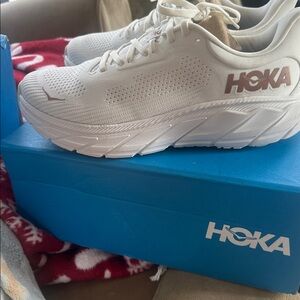 Hoka Arahi 7 Road-Running Shoes Women's size 9 White and Pink like new